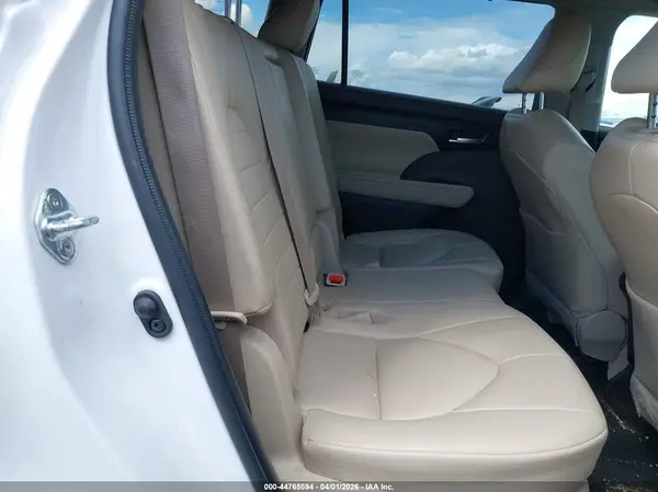 5TDGBRCH4NS547923 2022 TOYOTA HIGHLANDER - Image 8
