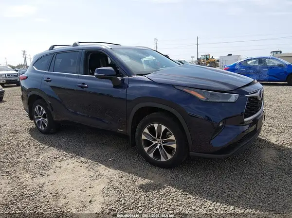 5TDGBRCH4NS550031 2022 TOYOTA HIGHLANDER - Image 1