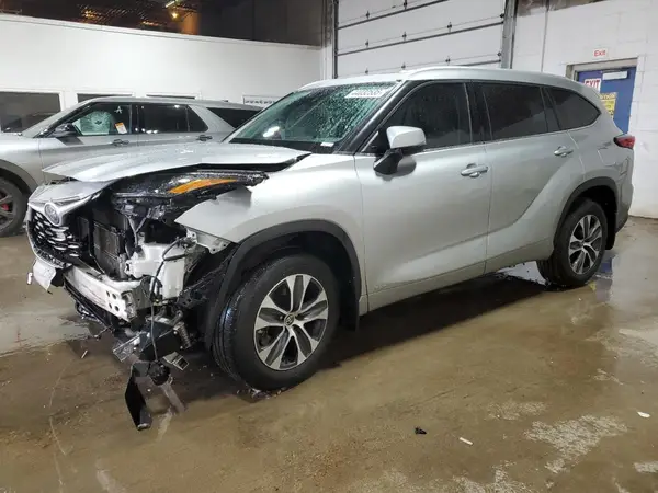 5TDGBRCH4NS559599 2022 TOYOTA HIGHLANDER - Image 1