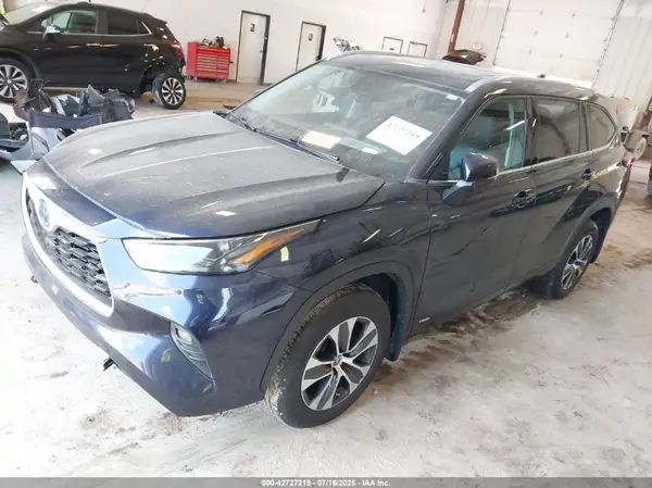 5TDGBRCH4NS560901 2022 TOYOTA HIGHLANDER - Image 2