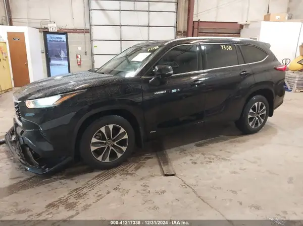 5TDGBRCH5LS503846 2020 TOYOTA HIGHLANDER - Image 2