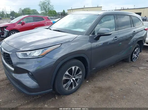 5TDGBRCH5LS507394 2020 TOYOTA HIGHLANDER - Image 2