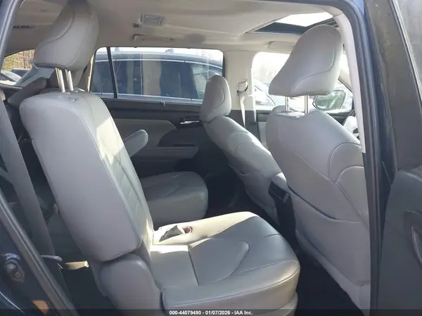 5TDGBRCH5LS512417 2020 TOYOTA HIGHLANDER - Image 8