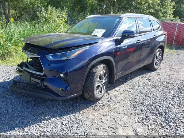 5TDGBRCH5MS025820 2021 TOYOTA HIGHLANDER - Image 2
