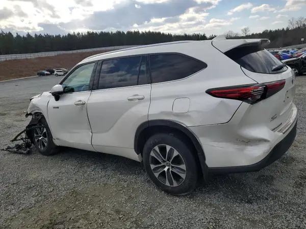 5TDGBRCH5MS517117 2021 TOYOTA HIGHLANDER - Image 2