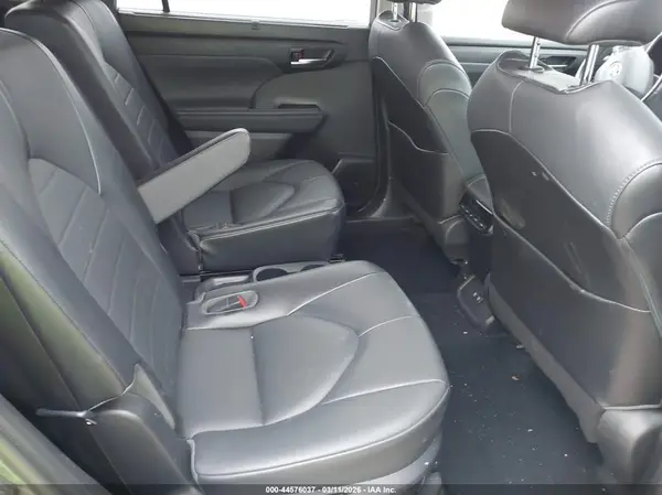 5TDGBRCH5MS525623 2021 TOYOTA HIGHLANDER - Image 8