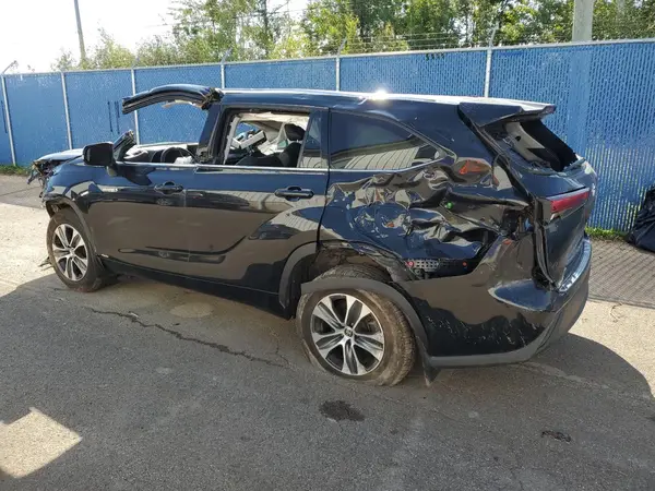5TDGBRCH5MS529381 2021 TOYOTA HIGHLANDER - Image 2