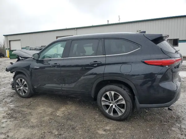 5TDGBRCH5MS534404 2021 TOYOTA HIGHLANDER - Image 2