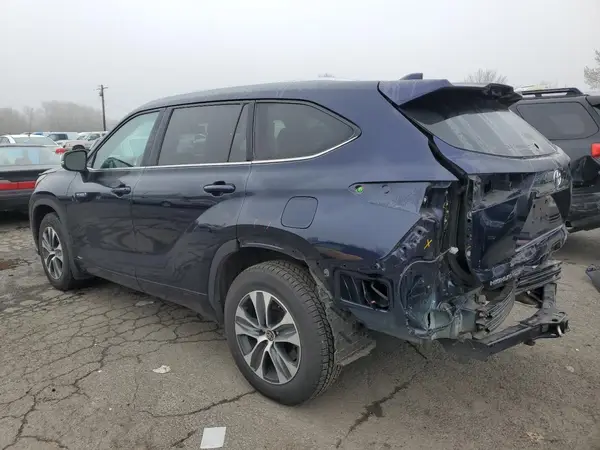 5TDGBRCH5MS536802 2021 TOYOTA HIGHLANDER - Image 2