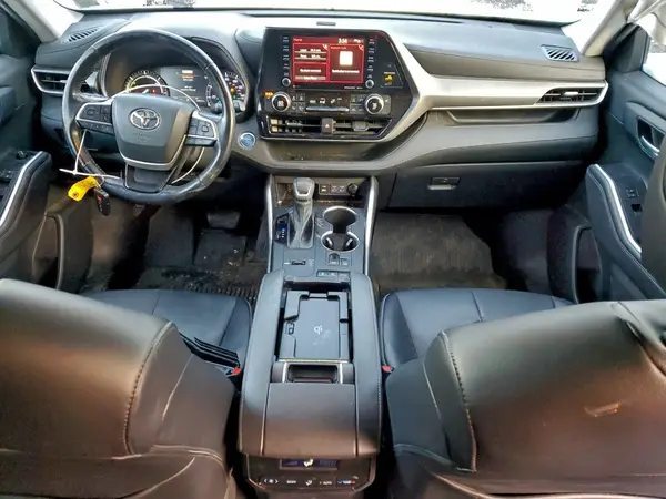 5TDGBRCH5NS537787 2022 TOYOTA HIGHLANDER - Image 8
