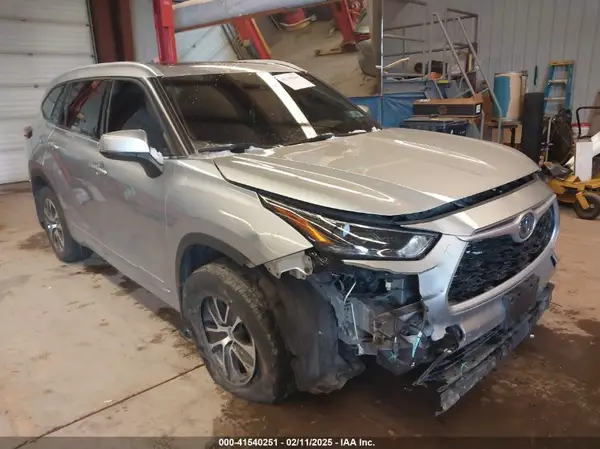 5TDGBRCH5NS542746 2022 TOYOTA HIGHLANDER - Image 1