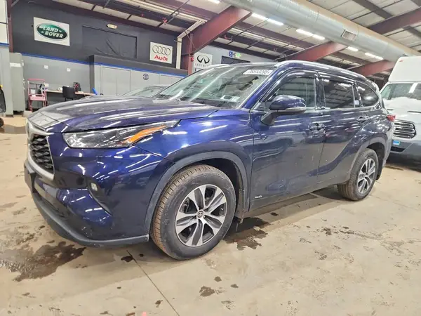 5TDGBRCH5NS549017 2022 TOYOTA HIGHLANDER - Image 1