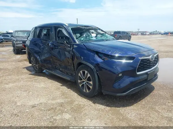 5TDGBRCH5NS554203 2022 TOYOTA HIGHLANDER - Image 1