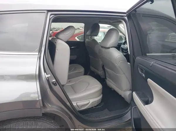 5TDGBRCH5NS555898 2022 TOYOTA HIGHLANDER - Image 8