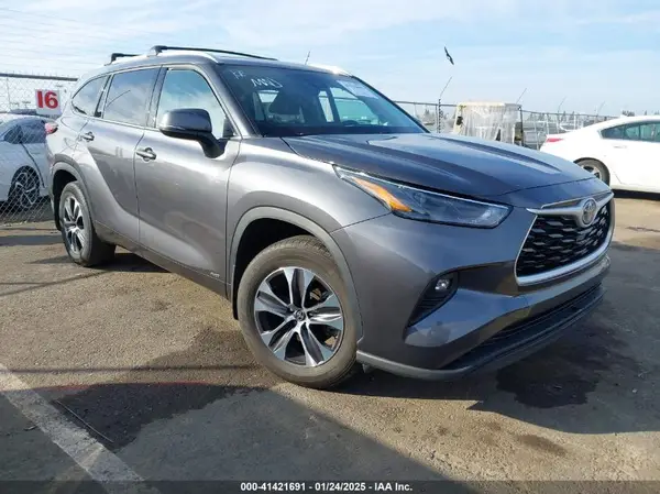 5TDGBRCH5NS556064 2022 TOYOTA HIGHLANDER - Image 1