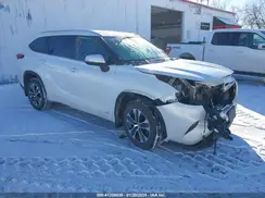 5TDGBRCH5NS558963 2022 TOYOTA HIGHLANDER