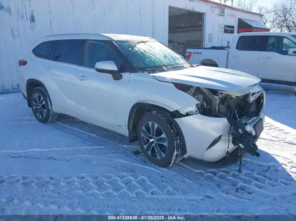 5TDGBRCH5NS558963 2022 TOYOTA HIGHLANDER - Image 1