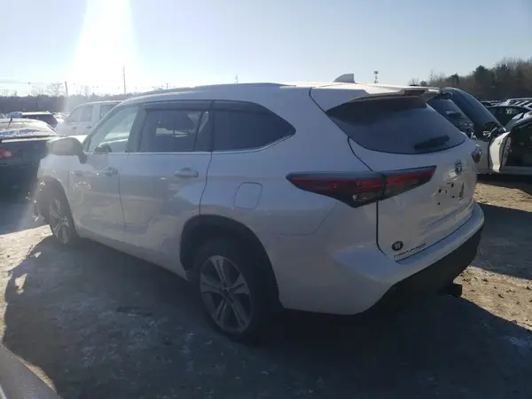 5TDGBRCH6LS503497 2020 TOYOTA HIGHLANDER - Image 2