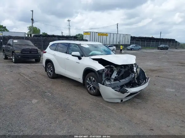 5TDGBRCH6LS508375 2020 TOYOTA HIGHLANDER - Image 1