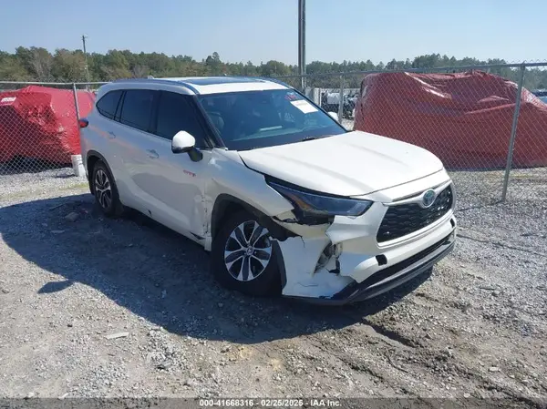 5TDGBRCH6MS516011 2021 TOYOTA HIGHLANDER - Image 1