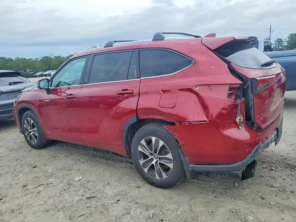 5TDGBRCH6MS522679 2021 TOYOTA HIGHLANDER - Image 2