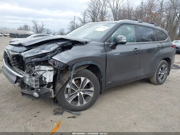 5TDGBRCH6MS530331 2021 TOYOTA HIGHLANDER - Image 2