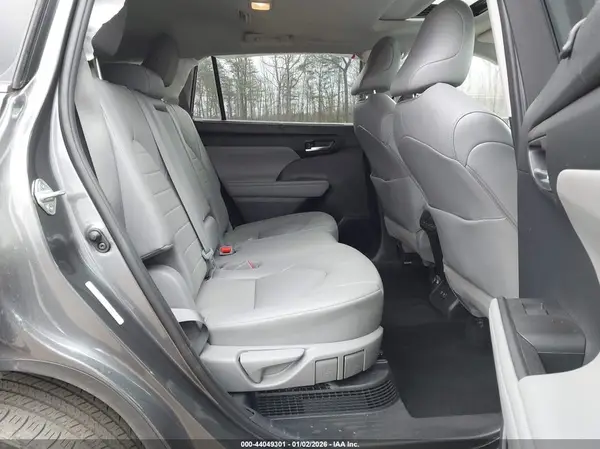 5TDGBRCH6MS530331 2021 TOYOTA HIGHLANDER - Image 8