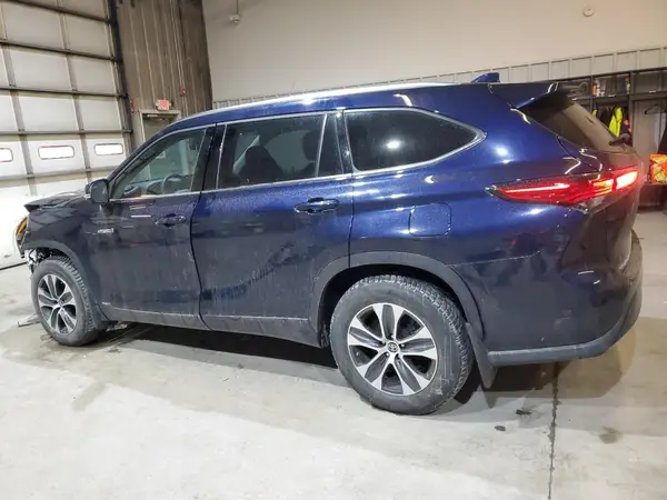 5TDGBRCH6MS531074 2021 TOYOTA HIGHLANDER - Image 2