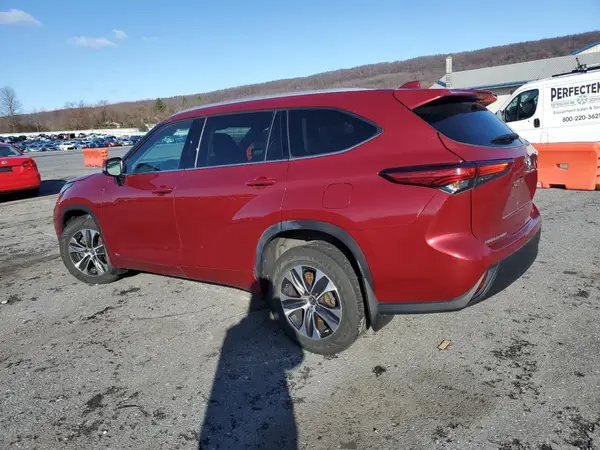 5TDGBRCH6NS540794 2022 TOYOTA HIGHLANDER - Image 2