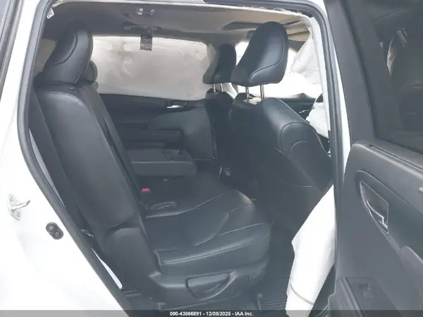 5TDGBRCH6NS548751 2022 TOYOTA HIGHLANDER - Image 8