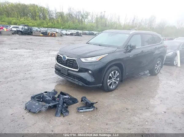 5TDGBRCH7LS502729 2020 TOYOTA HIGHLANDER - Image 2