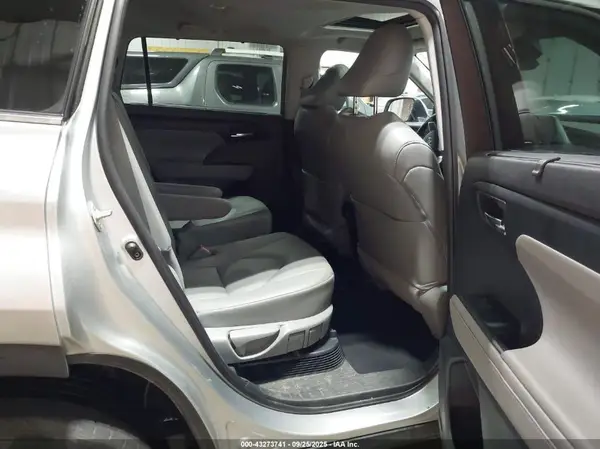 5TDGBRCH7LS505291 2020 TOYOTA HIGHLANDER - Image 8