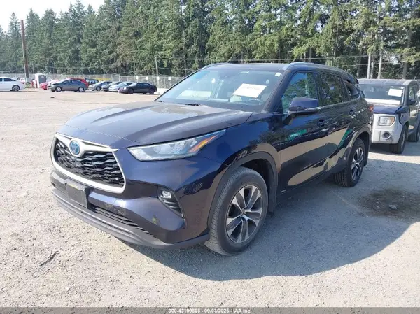 5TDGBRCH7LS506604 2020 TOYOTA HIGHLANDER - Image 2