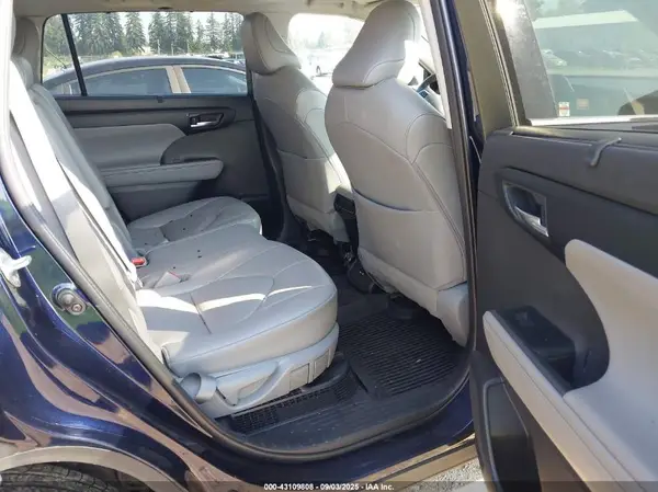 5TDGBRCH7LS506604 2020 TOYOTA HIGHLANDER - Image 8
