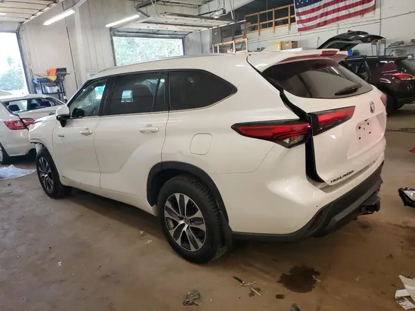 5TDGBRCH7LS511351 2020 TOYOTA HIGHLANDER - Image 2