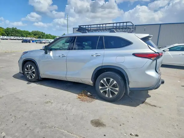 5TDGBRCH7MS059791 2021 TOYOTA HIGHLANDER - Image 2
