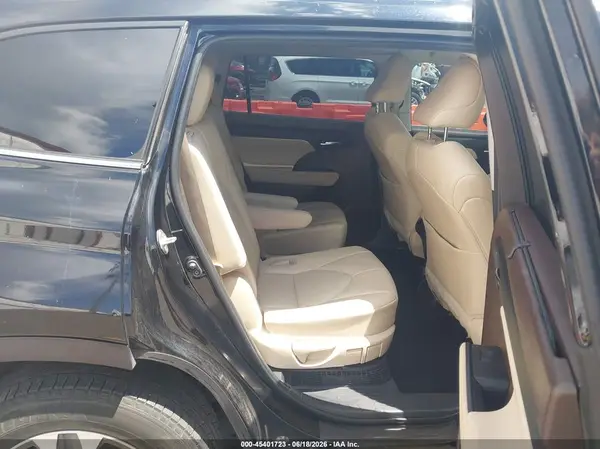 5TDGBRCH7MS063047 2021 TOYOTA HIGHLANDER - Image 8