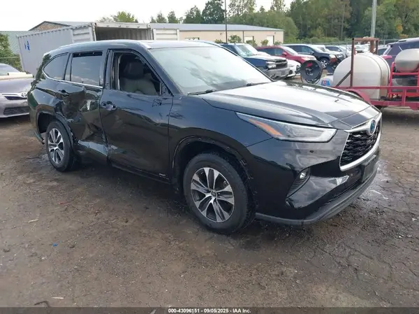 5TDGBRCH7MS523131 2021 TOYOTA HIGHLANDER - Image 1