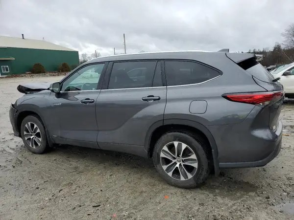 5TDGBRCH7MS535845 2021 TOYOTA HIGHLANDER - Image 2