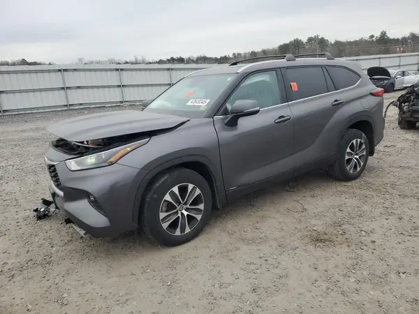 5TDGBRCH7NS541243 2022 TOYOTA HIGHLANDER - Image 1
