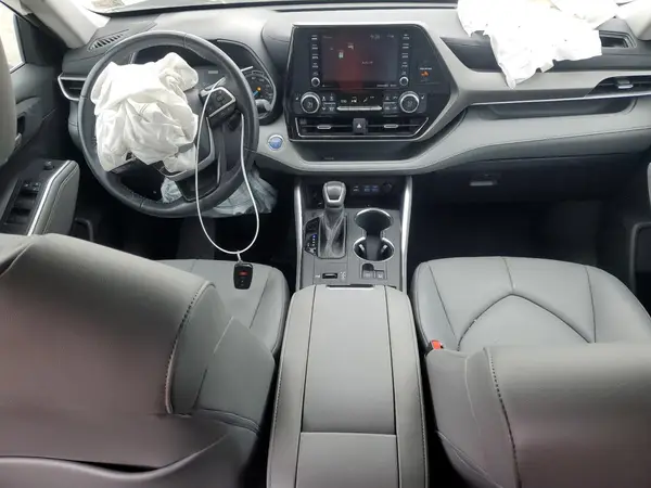 5TDGBRCH7NS541243 2022 TOYOTA HIGHLANDER - Image 8