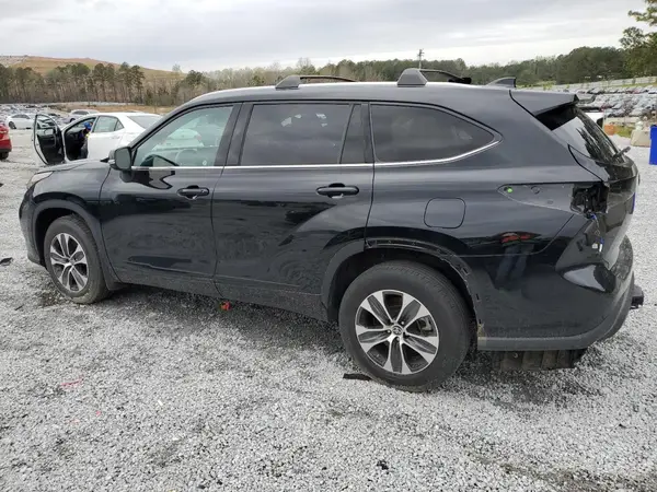 5TDGBRCH7NS554106 2022 TOYOTA HIGHLANDER - Image 2