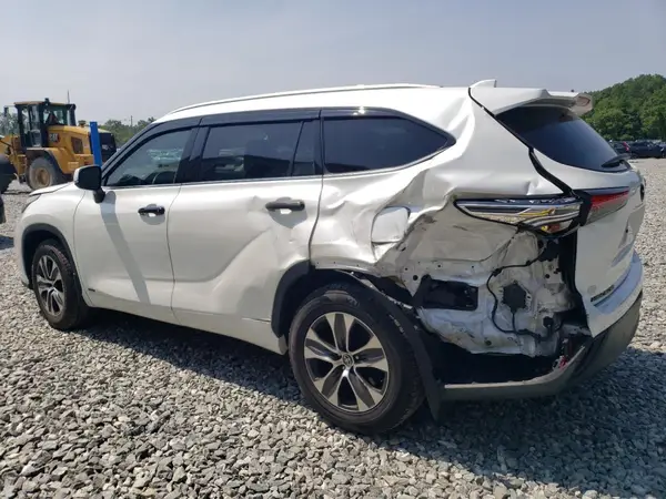 5TDGBRCH7NS555871 2022 TOYOTA HIGHLANDER - Image 2