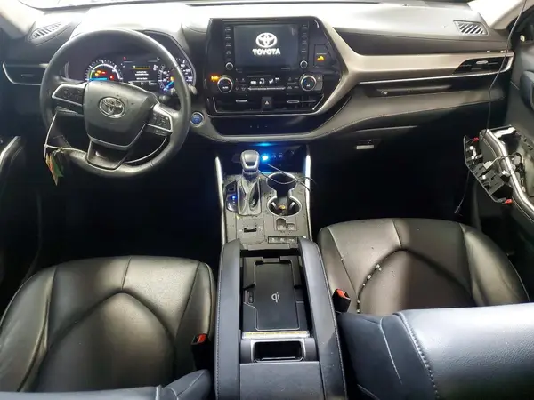 5TDGBRCH7NS559208 2022 TOYOTA HIGHLANDER - Image 8