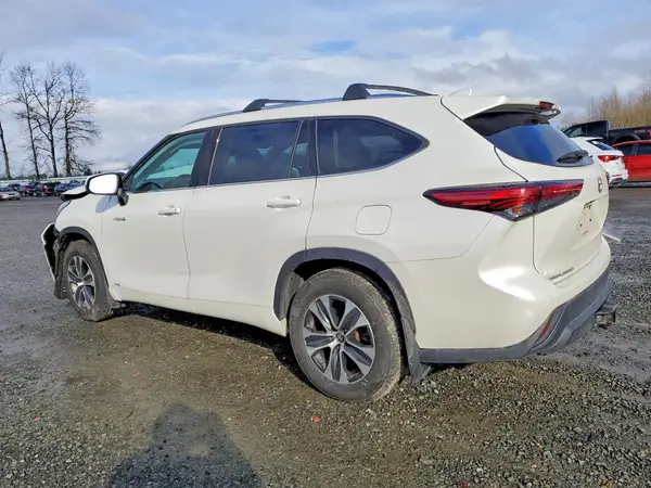 5TDGBRCH8LS502125 2020 TOYOTA HIGHLANDER - Image 2