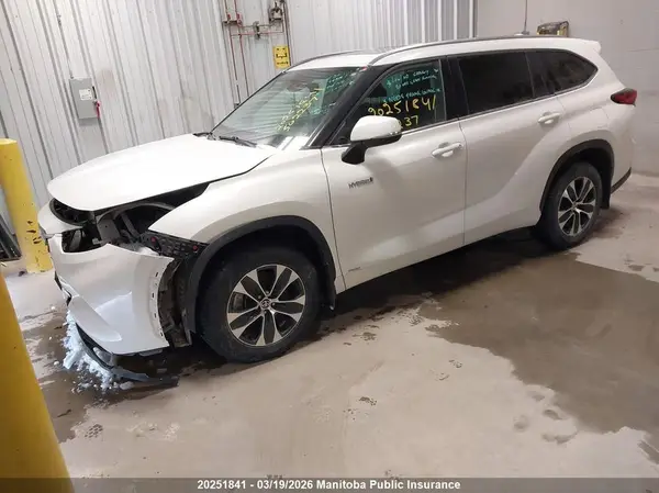 5TDGBRCH8LS502237 2020 TOYOTA HIGHLANDER - Image 2