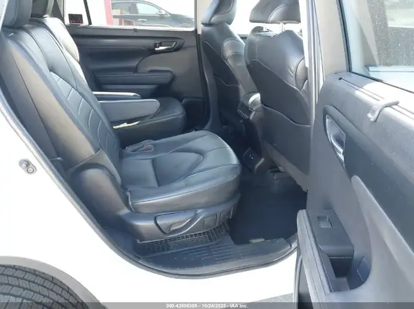5TDGBRCH8LS507793 2020 TOYOTA HIGHLANDER - Image 8