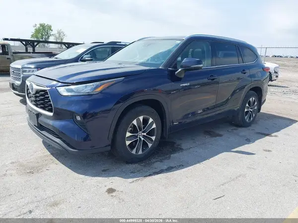 5TDGBRCH8LS512282 2020 TOYOTA HIGHLANDER - Image 2