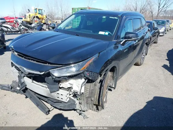 5TDGBRCH8MS039422 2021 TOYOTA HIGHLANDER - Image 2