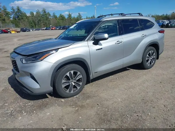 5TDGBRCH8MS064045 2021 TOYOTA HIGHLANDER - Image 2